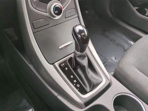 Used 2015 Hyundai Elantra SE w/ Option Group 03 image 24