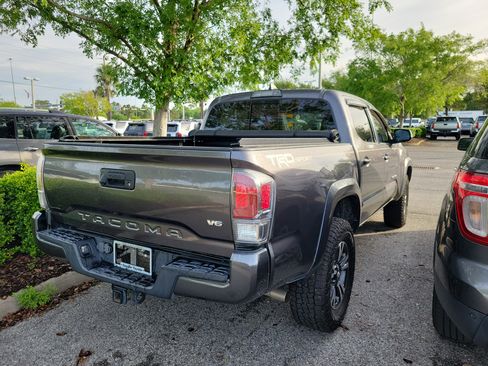 Used 2017 Toyota Tacoma TRD Sport w/ Tow Package image 16