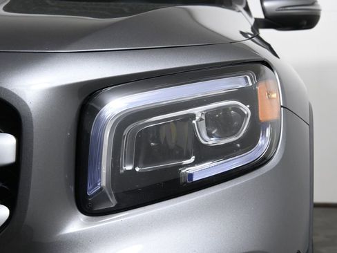 Certified 2022 Mercedes-Benz GLB 250 4MATIC image 10