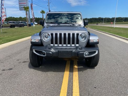 Used 2020 Jeep Wrangler Unlimited Sahara image 2