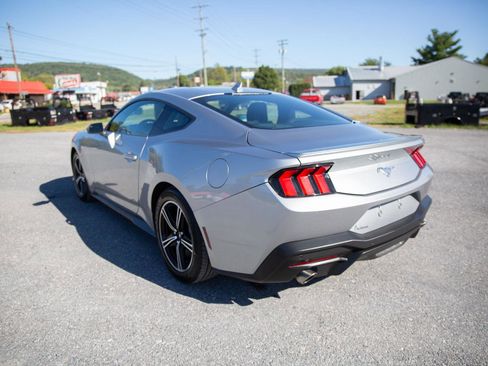 Used 2024 Ford Mustang Premium image 5
