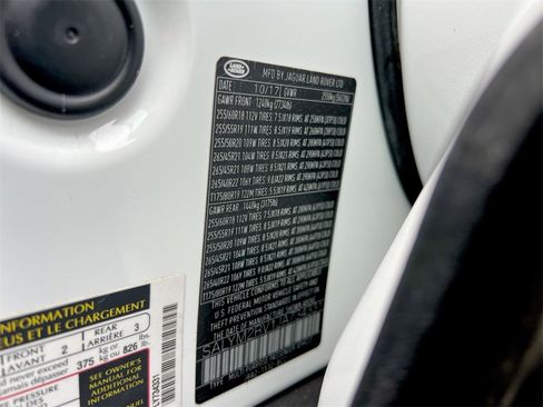 Used 2018 Land Rover Range Rover Velar image 28