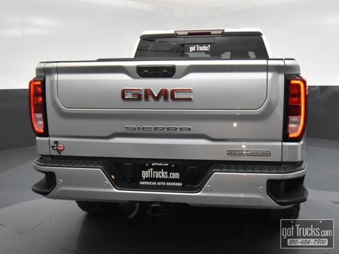 Used 2022 GMC Sierra 1500 Elevation w/ Elevation Premium Package image 5