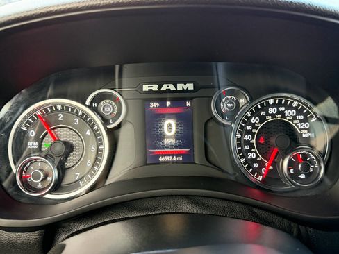 Used 2024 RAM 2500 Tradesman w/ Chrome Appearance Group image 17