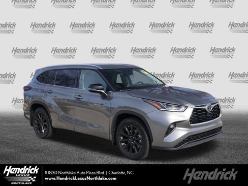 Used 2025 Toyota Highlander Limited image 1