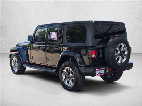 Used 2019 Jeep Wrangler Unlimited Sahara AWD/4WD image 8