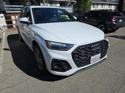 Used 2025 Audi Q5 2.0T Premium w/ Convenience Plus Package image 3