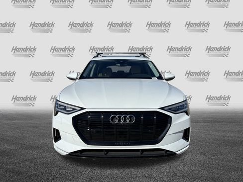 Used 2021 Audi e-tron Premium Plus image 3