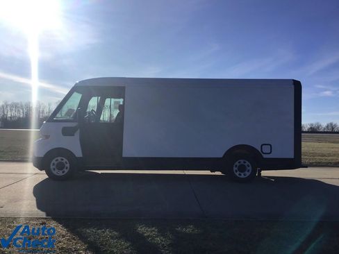 Used 2024 Chevrolet Brightdrop 600 w/ Commercial Equipment Package image 6