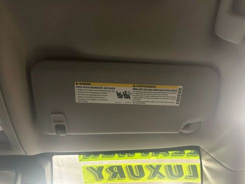 Used 2015 Cadillac SRX Luxury w/ Driver Awareness Package image 40