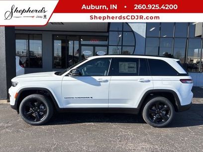 New 2025 Jeep Grand Cherokee Limited w/ Black Appearance Package
