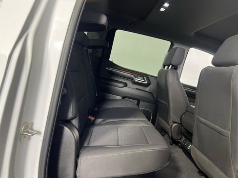 Used 2023 GMC Sierra 1500 SLE image 29