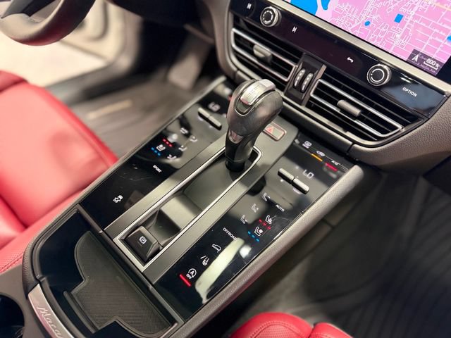 Used 2022 Porsche Macan AWD/4WD image 33