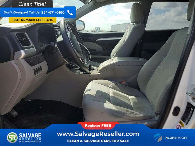 Used 2019 Toyota Highlander LE FWD image 9