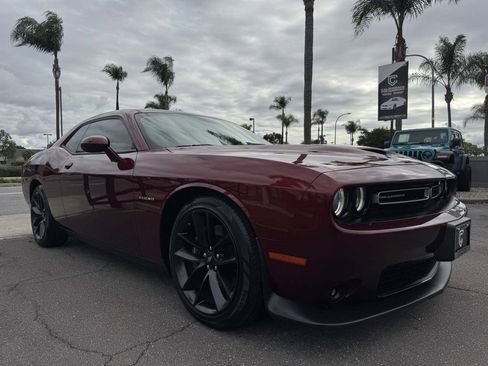 Used 2022 Dodge Challenger R/T w/ Plus Package image 9