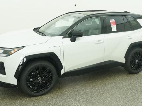 New 2026 Toyota RAV4 XSE w/ Panoramic Sun Roof Package AWD/4WD image 8
