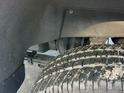 Used 2024 Chevrolet Silverado 2500 LT w/ Z71 Off-Road Package image 46