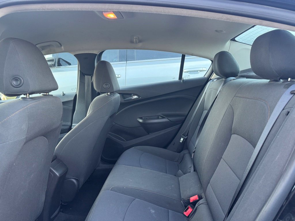 Used 2017 Chevrolet Malibu LT FWD image 20