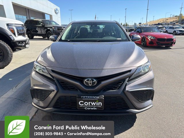 Used 2023 Toyota Camry SE FWD image 2