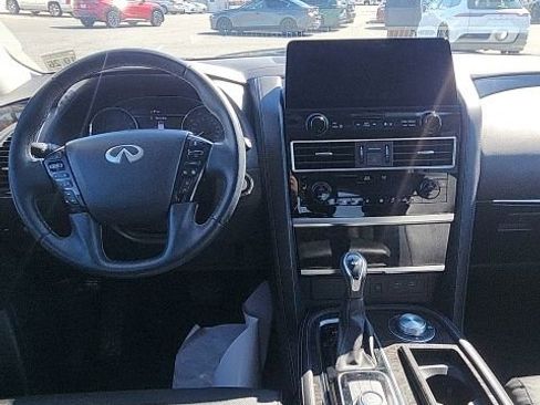 Used 2022 INFINITI QX80 Luxe w/ All-Season Package image 9