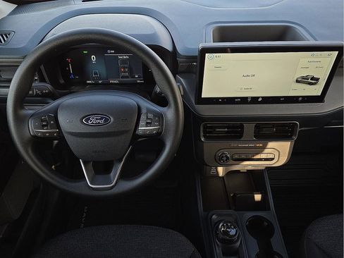 Used 2025 Ford Maverick XL image 10