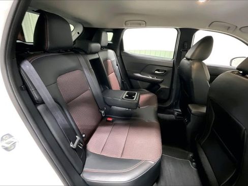 Used 2025 Nissan Kicks SR AWD/4WD image 27
