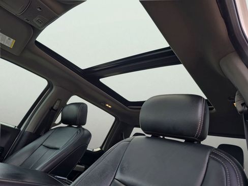 Used 2020 Ford F150 Lariat w/ Equipment Group 502A Luxury image 11