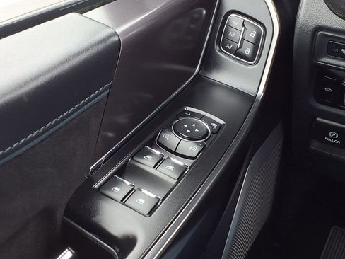 Used 2024 Ford F150 Platinum w/ Equipment Group 702A High image 19