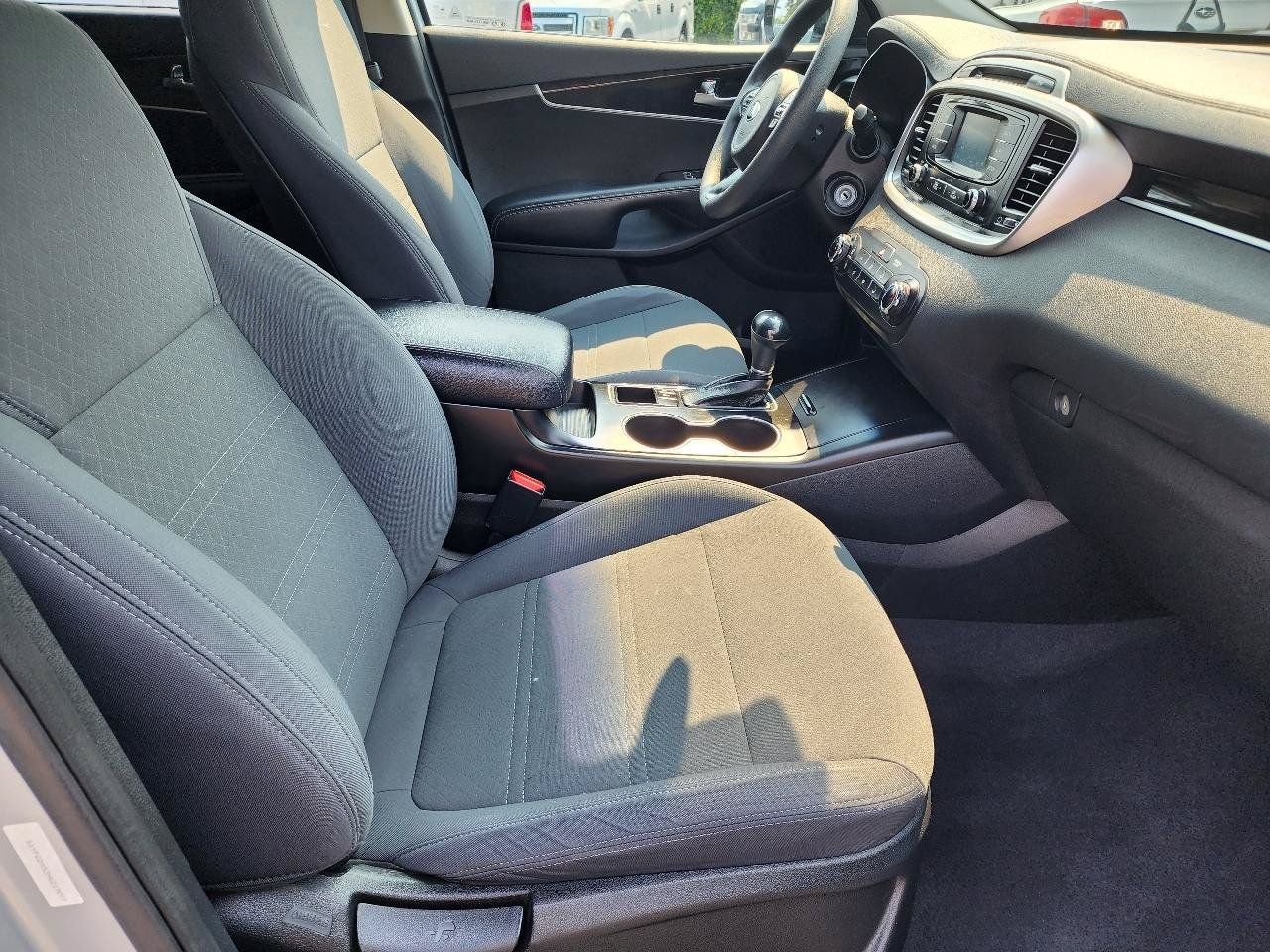Used 2017 Kia Sorento AWD image 28