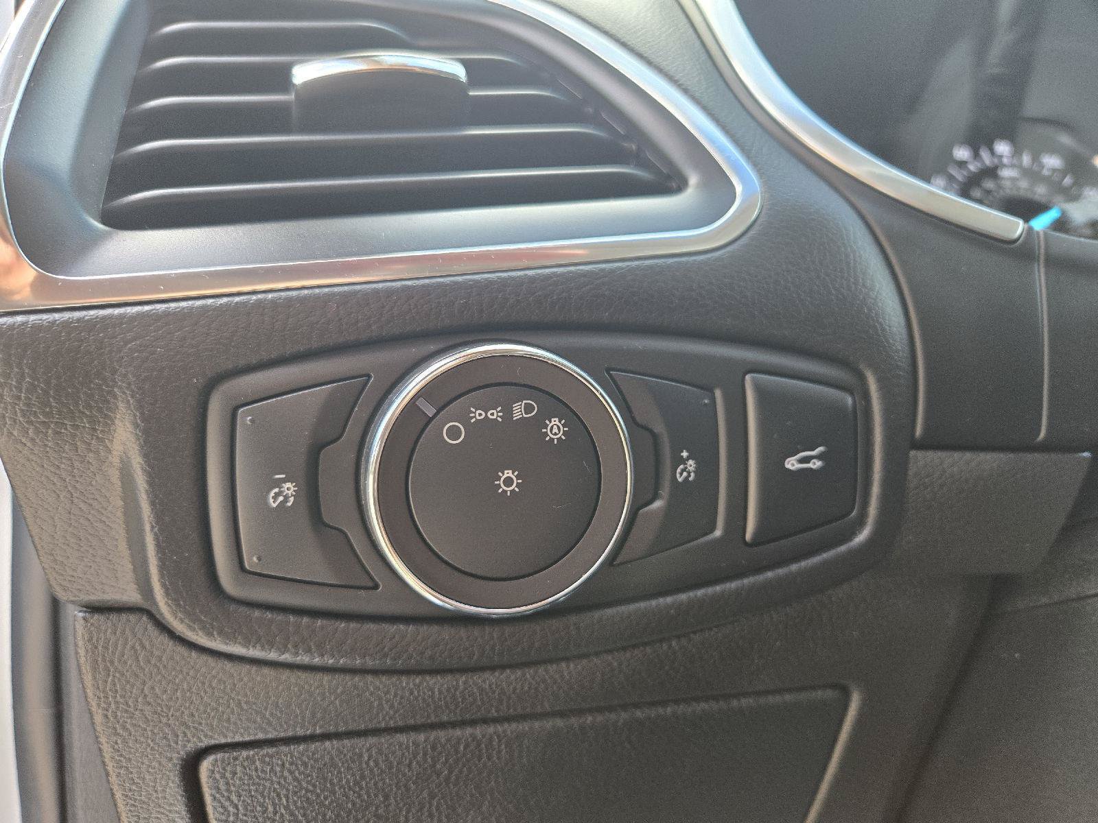 Used 2018 Ford Edge Titanium w/ Equipment Group 301A FWD image 16