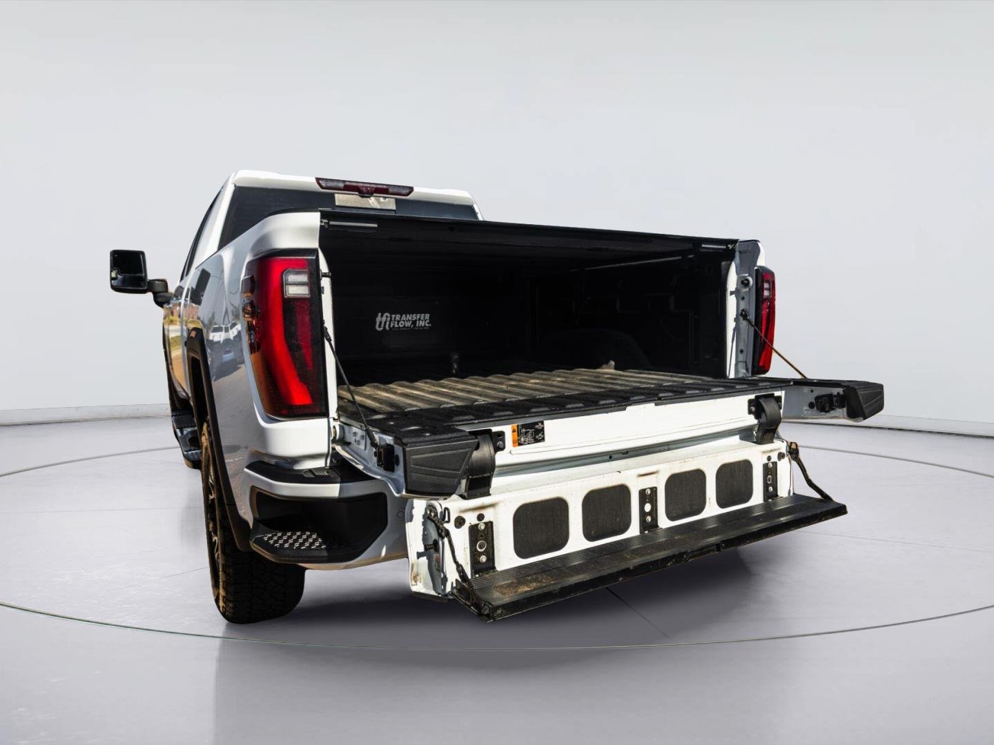 Used 2024 GMC Sierra 2500 Denali w/ Denali Reserve Package AWD/4WD image 11