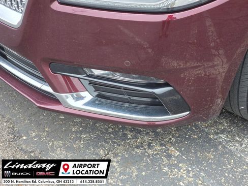 Used 2017 Lincoln Continental Select image 3