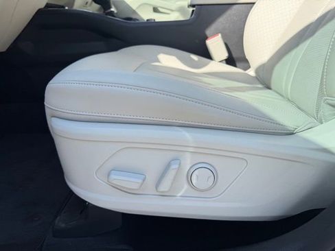 Used 2025 Kia Sorento S w/ Panoramic Sunroof Package image 18