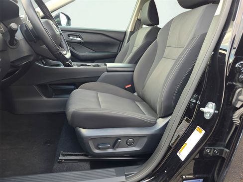 Used 2025 Nissan Rogue SV AWD/4WD image 21