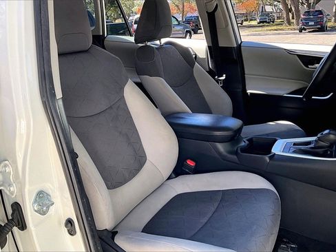 Used 2024 Toyota RAV4 XLE image 26