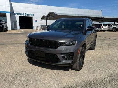 Used 2023 Jeep Grand Cherokee Altitude