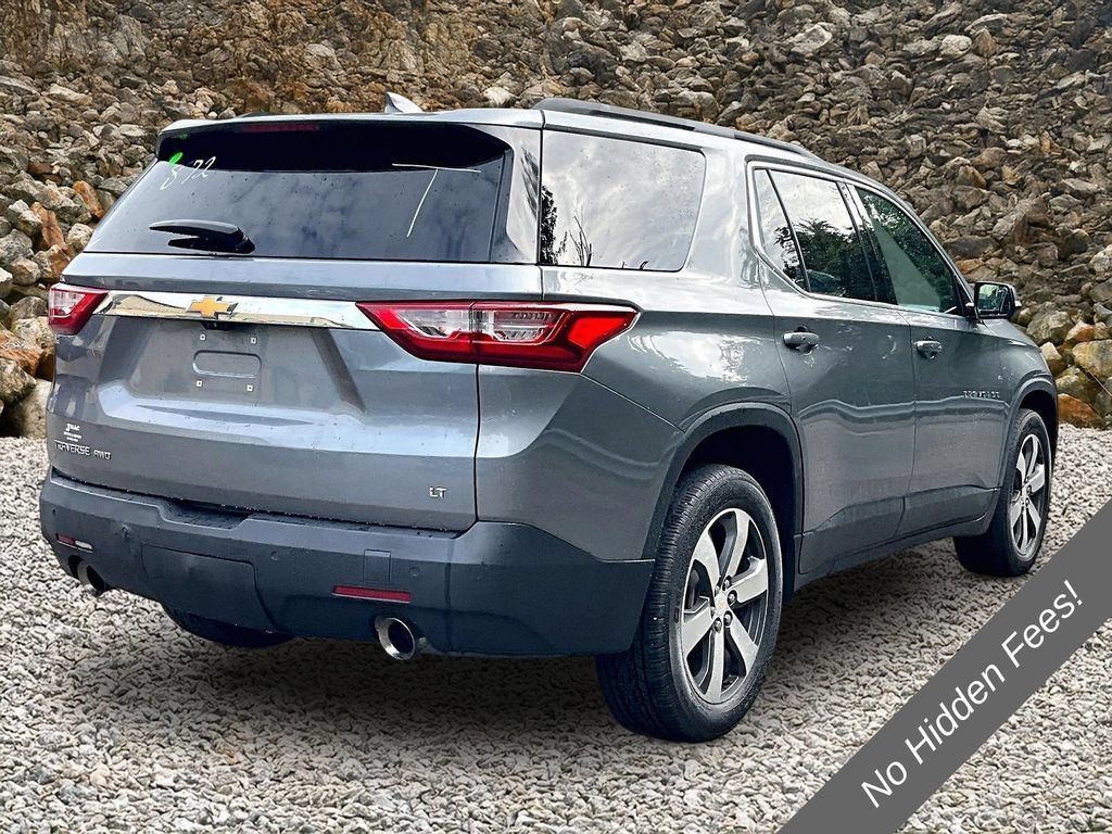 Used 2019 Chevrolet Traverse LT w/ LT Premium Package AWD/4WD image 2