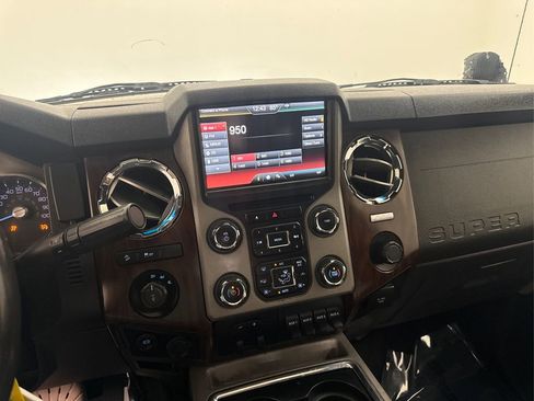 Used 2015 Ford F250 Lariat w/ Lariat Ultimate Package AWD/4WD image 40