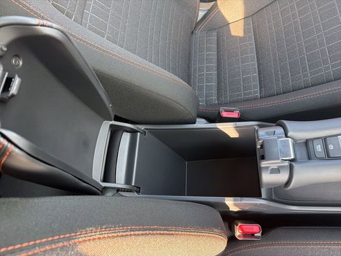 Used 2025 Honda HR-V Sport image 36