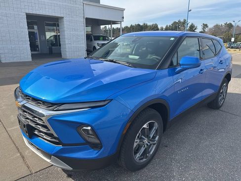 Used 2025 Chevrolet Blazer LT AWD/4WD image 8