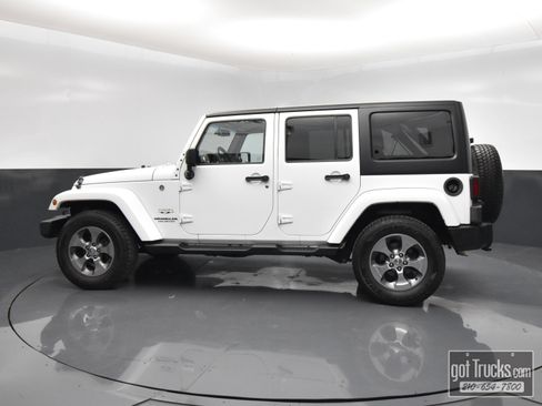 Used 2016 Jeep Wrangler Unlimited Sahara w/ Max Tow Package AWD/4WD image 3