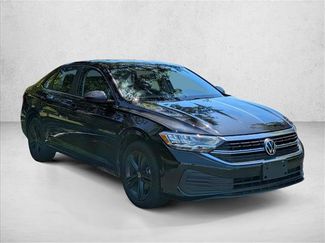 Used 2023 Volkswagen Jetta SE w/ Panoramic Sunroof Package FWD video 3