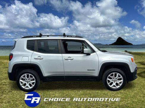 Used 2016 Jeep Renegade Latitude image 9