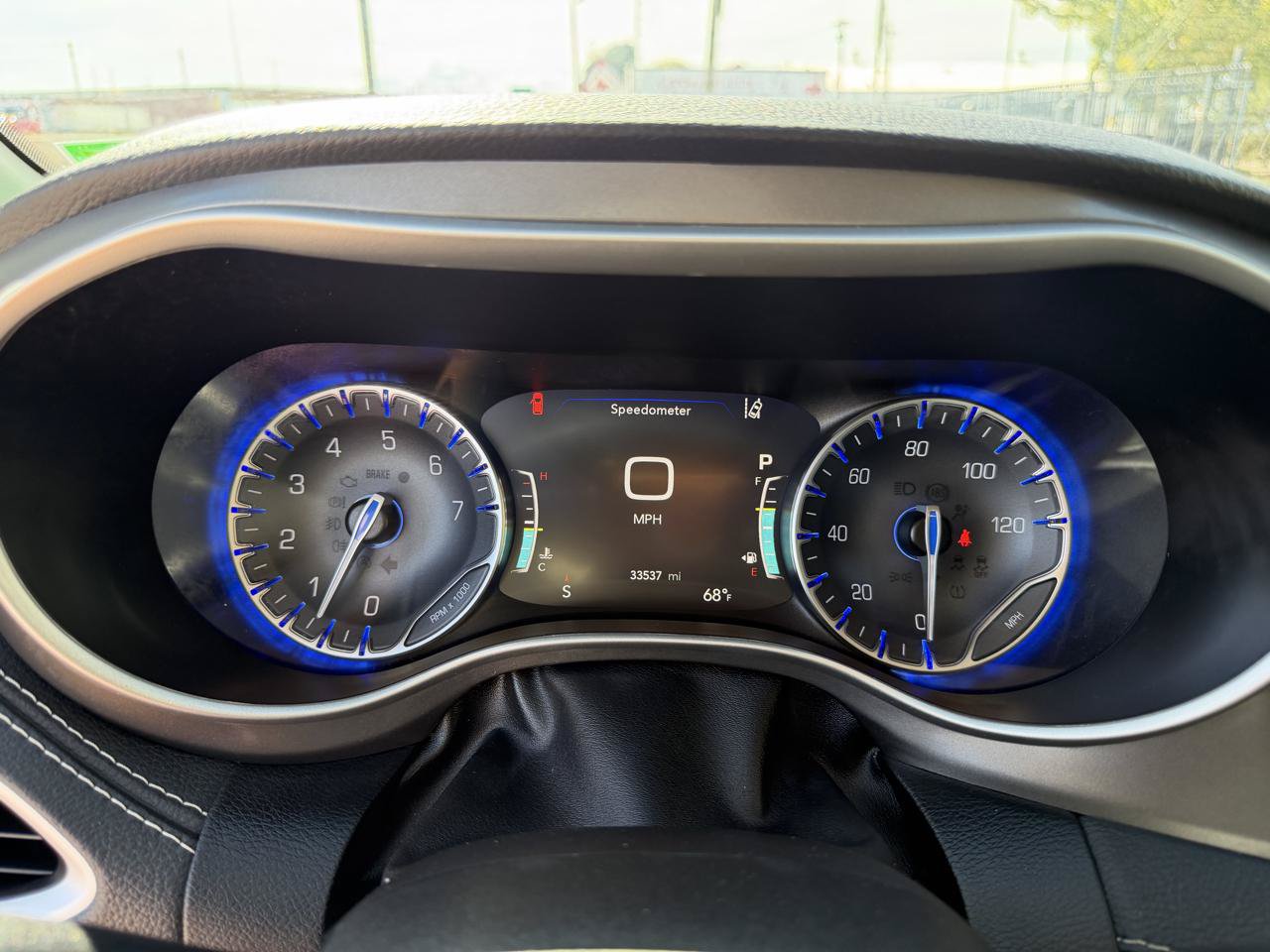 Used 2023 Chrysler Pacifica Touring-L FWD image 19