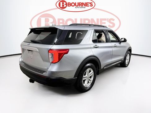 Used 2020 Ford Explorer XLT AWD/4WD image 6