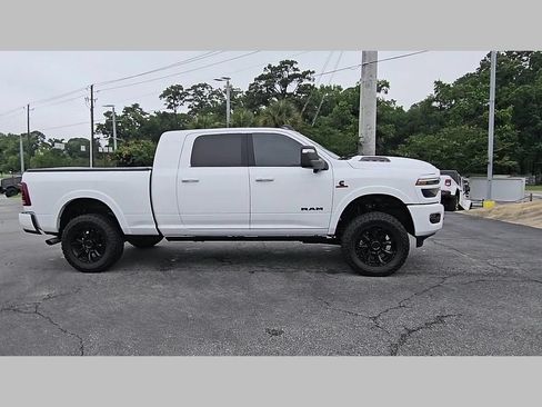 Used 2025 RAM 2500 Limited AWD/4WD image 36