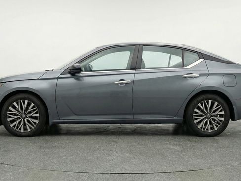 Used 2025 Nissan Altima 2.5 SV image 5