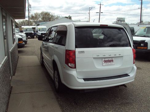 Used 2015 Dodge Grand Caravan SE w/ Quick Order Package 29E SE FWD image 5