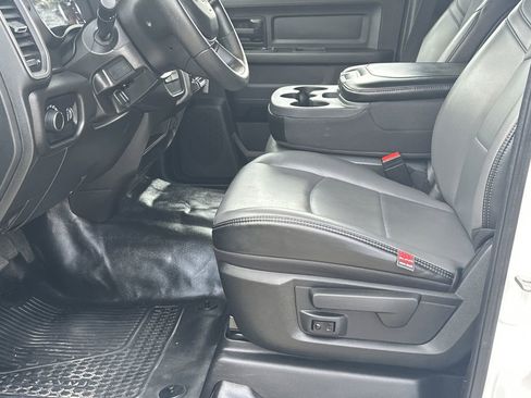 Used 2024 RAM 5500 Tradesman w/ Chrome Appearance Group image 9