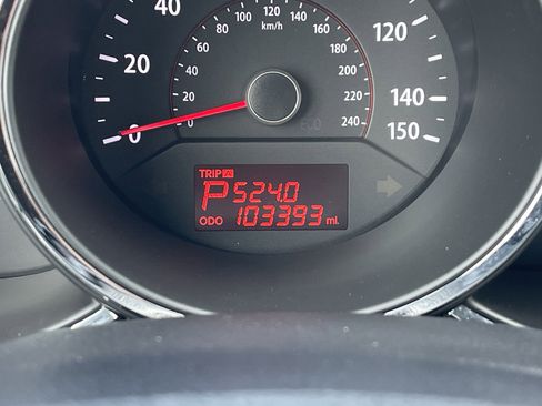 Used 2013 Kia Sorento LX image 21